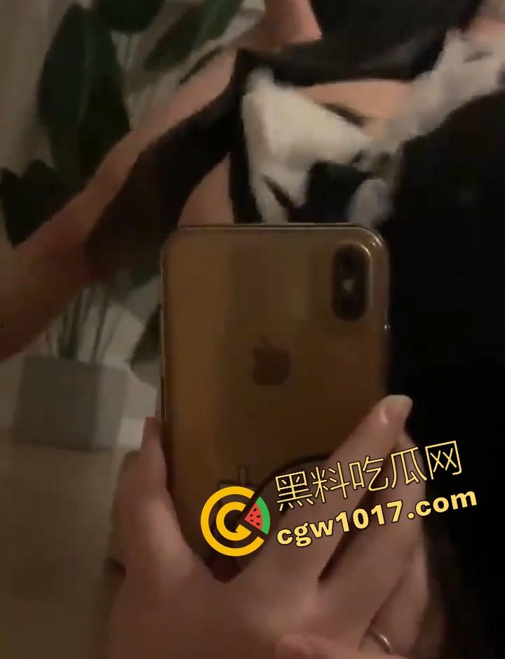 瓜友分享清纯反差女大炮友,花式做爱日常,各种性感诱人制服轮换,口交乘骑足交调教,玩得很花!-5