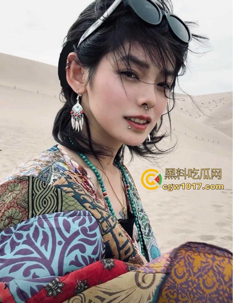 吃过的人都说好吃!抖音极品美女【天下第一小金金】晒淫照约大屌炮友解决生理需求,多毛骚穴被炮友狂干,嗦鸡巴老狠了!-4