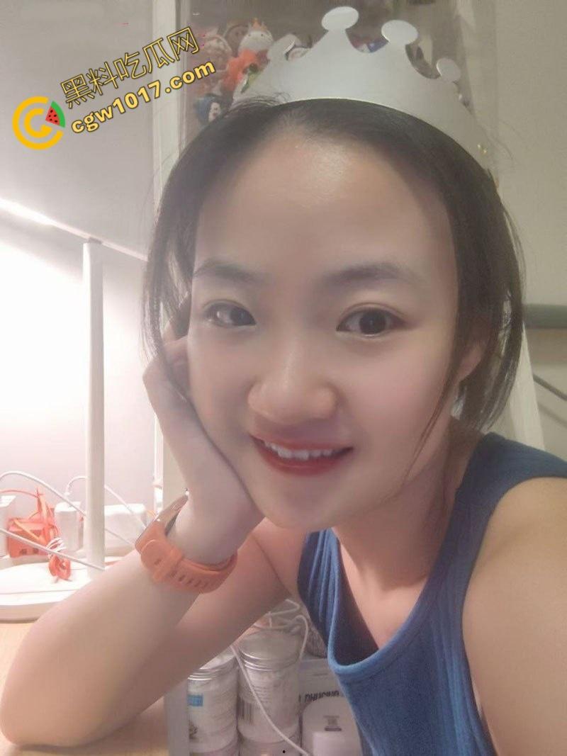 湖州公司前台【赵静姝】,生日夜背着男友与领导偷情,露脸深喉,被大屌各种爆操,极致反差撩人眼球!-3