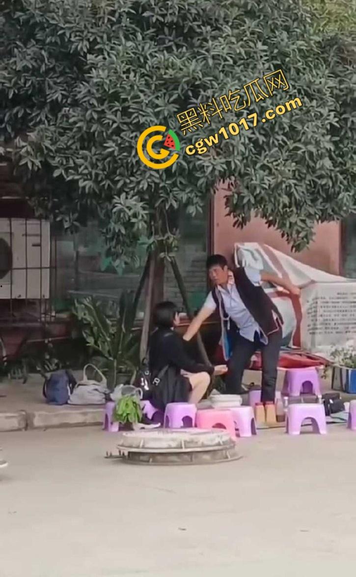 公园算命大师诱骗小仙女，揉胸抠穴就能断知福祸，小仙女被玩弄至高潮，彻底沦陷！-6