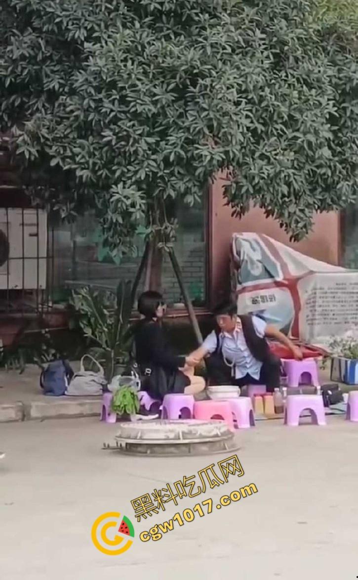 公园算命大师诱骗小仙女，揉胸抠穴就能断知福祸，小仙女被玩弄至高潮，彻底沦陷！-7