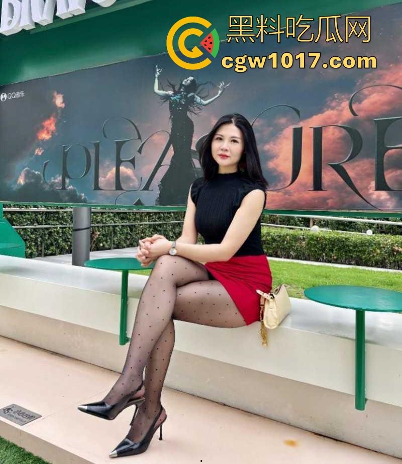 风骚前同事瞒着出差的老公,把孩子留家里出门疯狂偷情泄欲,穿渔网黑丝被猛插,花式做爱,淫叫声充满了整个房间!-2