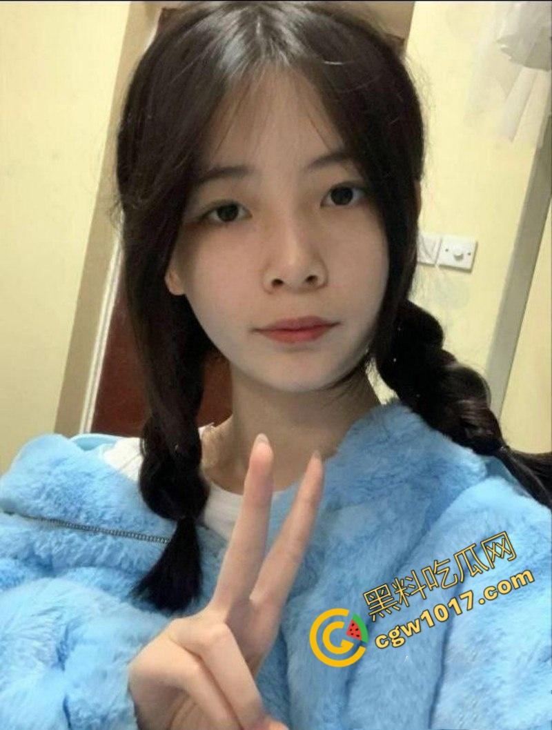 安徽合肥21岁清纯学生妹报复男友,网约激情遇大屌炮友,跪地口交浓精颜射敷脸,淫靡画面刺激至极!-2