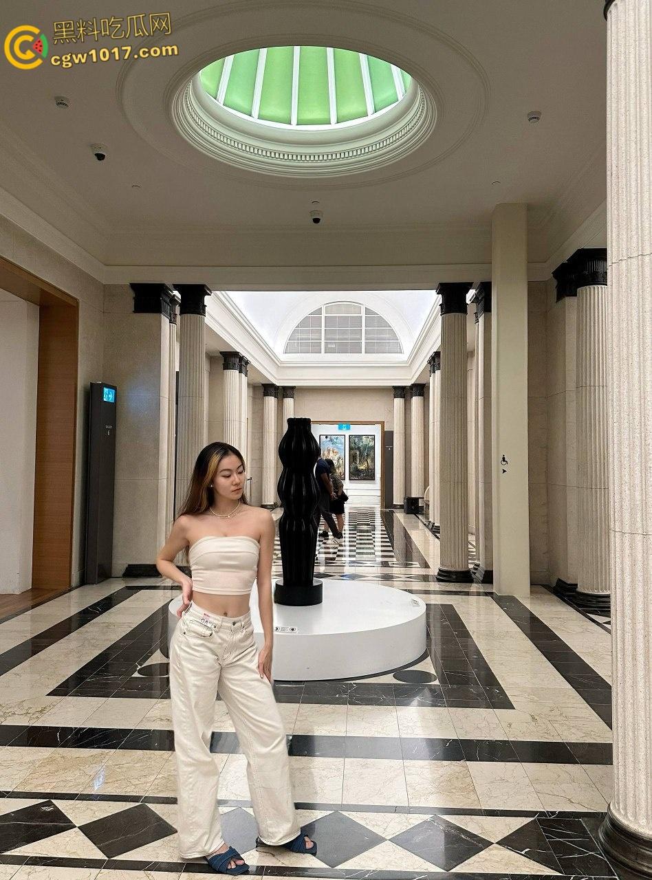 东湖学院学妹恋爱脑上头,任男友露脸拍片,掀开短裙户外野战,隔着红色蕾丝内裤后入爆操,反差姿态让人眼馋!-2