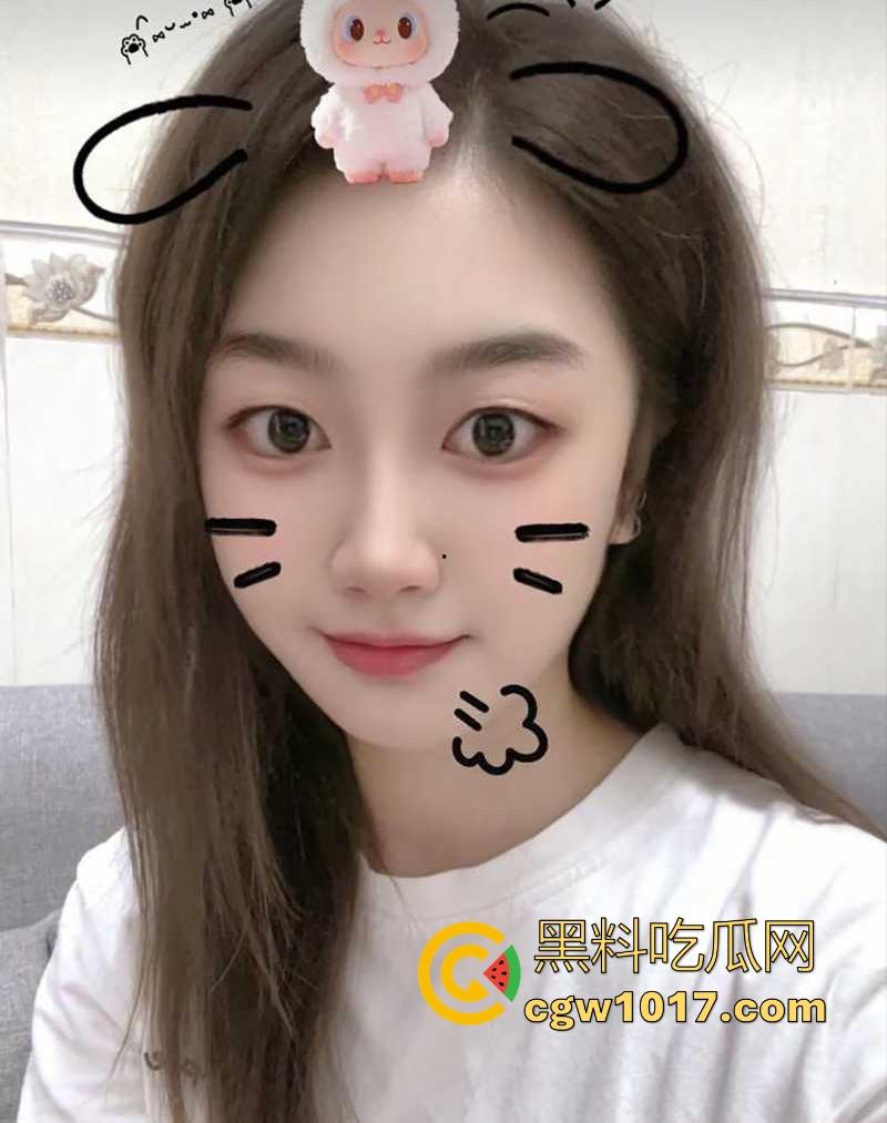 深圳大学【霍恩恩】酒店门口还装人模狗样,一进房门直接变发情野猫,男友操得脸发青都射不赢她这淫货一炮!-2