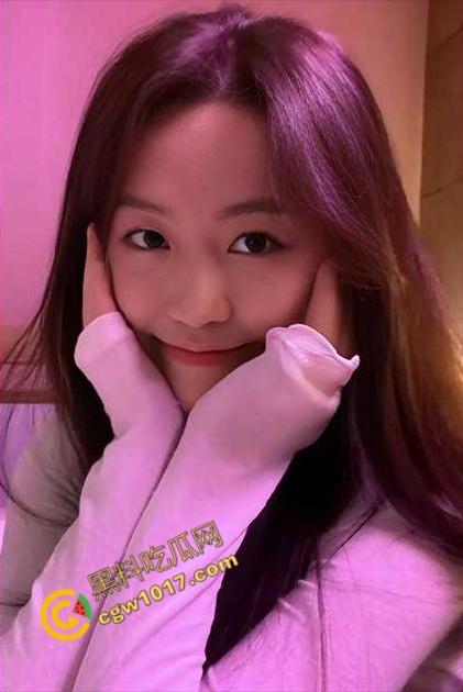 四川音乐学院校花【杨子怡】:清纯可人女神舍身哄富二代,酒店激战深喉求欢,精液尽数吞入,极尽淫荡-2