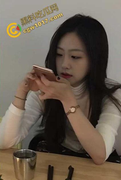 四川音乐学院校花【杨子怡】:清纯可人女神舍身哄富二代,酒店激战深喉求欢,精液尽数吞入,极尽淫荡-3