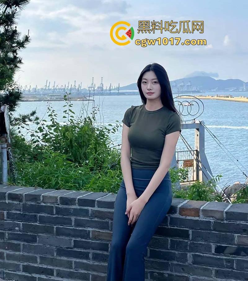 湘潭大学极品高挑美女【林奕怡】约炮视频曝光，完全露脸口交骑乘，超绝身材颜值，无套抽插白虎骚穴淫荡无比！-2