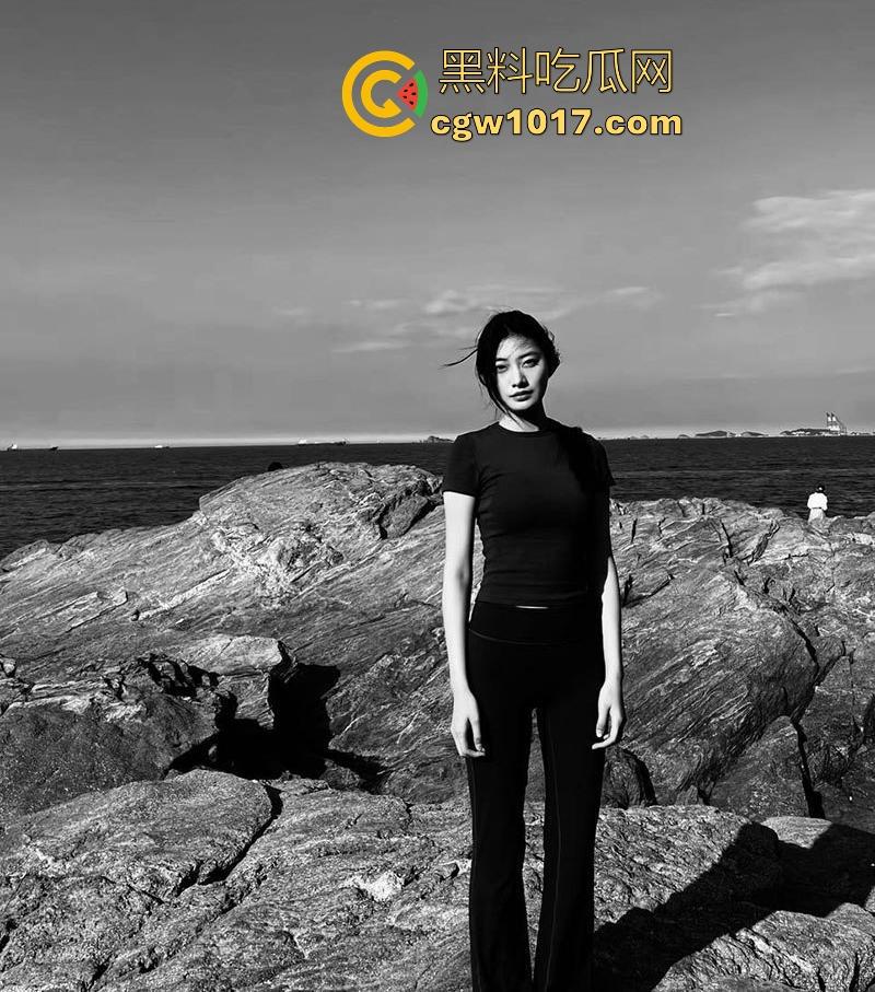 湘潭大学极品高挑美女【林奕怡】约炮视频曝光，完全露脸口交骑乘，超绝身材颜值，无套抽插白虎骚穴淫荡无比！-4