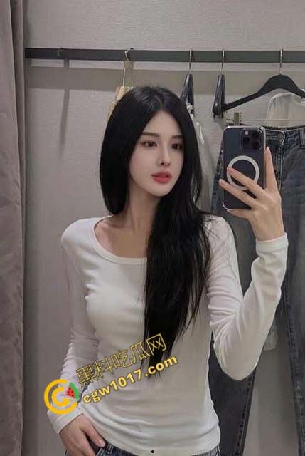 乱伦大神与小姨子的秘密:趁小姨子剃逼毛时闯入,粉嫩小穴被扣舔爆操,爽到要求内射骚穴!-3