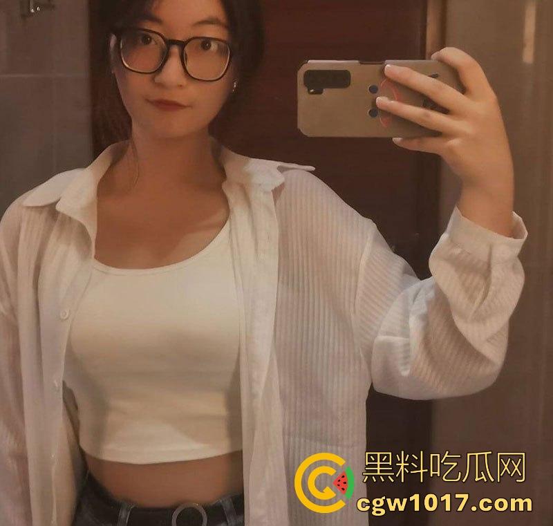 广州电商白领【魏文然】婚内出轨,良家少妇性瘾极强 ,露脸被暴操爽到浪叫震天,从职场精英到私下放荡!-5