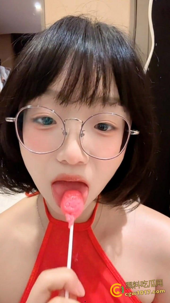 纯欲短发嫩妹【王胜利】,微密圈上演丝袜美腿诱惑,清纯脸庞配上反差动作,简直是人间极品!-2