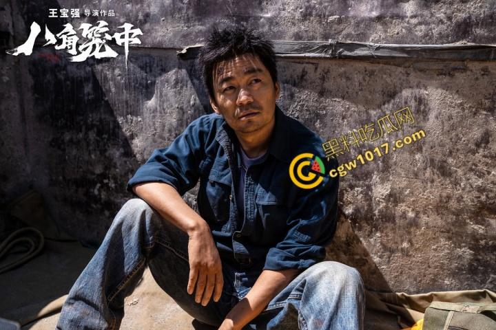王宝强在《八角笼中》中展现震撼绝技,拳风呼啸血肉横飞,震惊观众心!层层逆境,少年激战求生,勇者无敌,拼搏出未来!-8