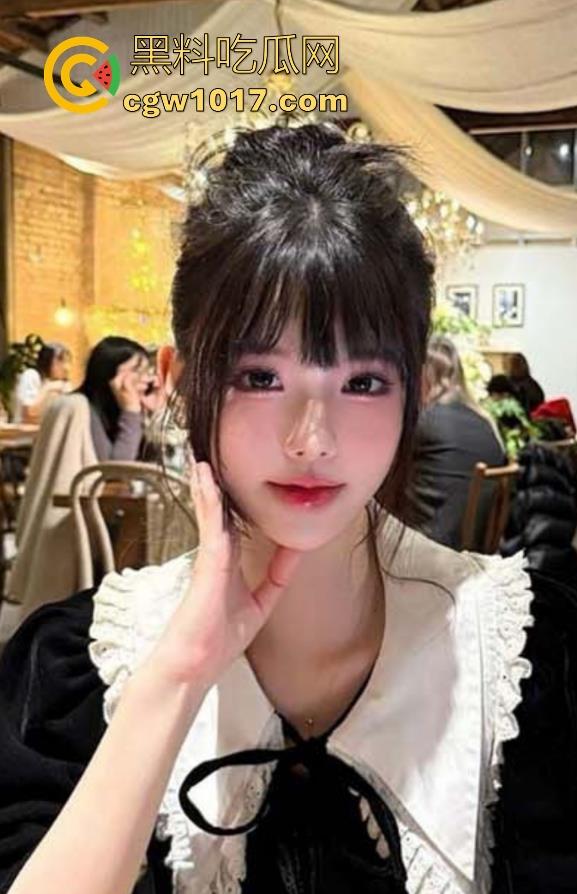 诱骗单纯女儿做爱,多姿势调教女儿嫩逼特写,扇耳光羞辱,我就知道她是个可以调教的抖M炮架!-2