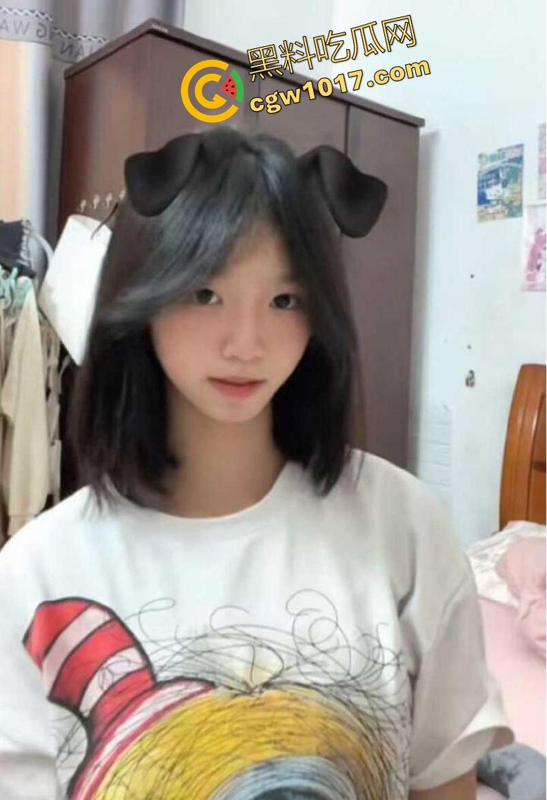 表面清纯可爱学生妹【邢可欣】长得一副人畜无害的脸,实则私下却是自慰福利姬,这小穴自插捅的,淫水泛滥!-11