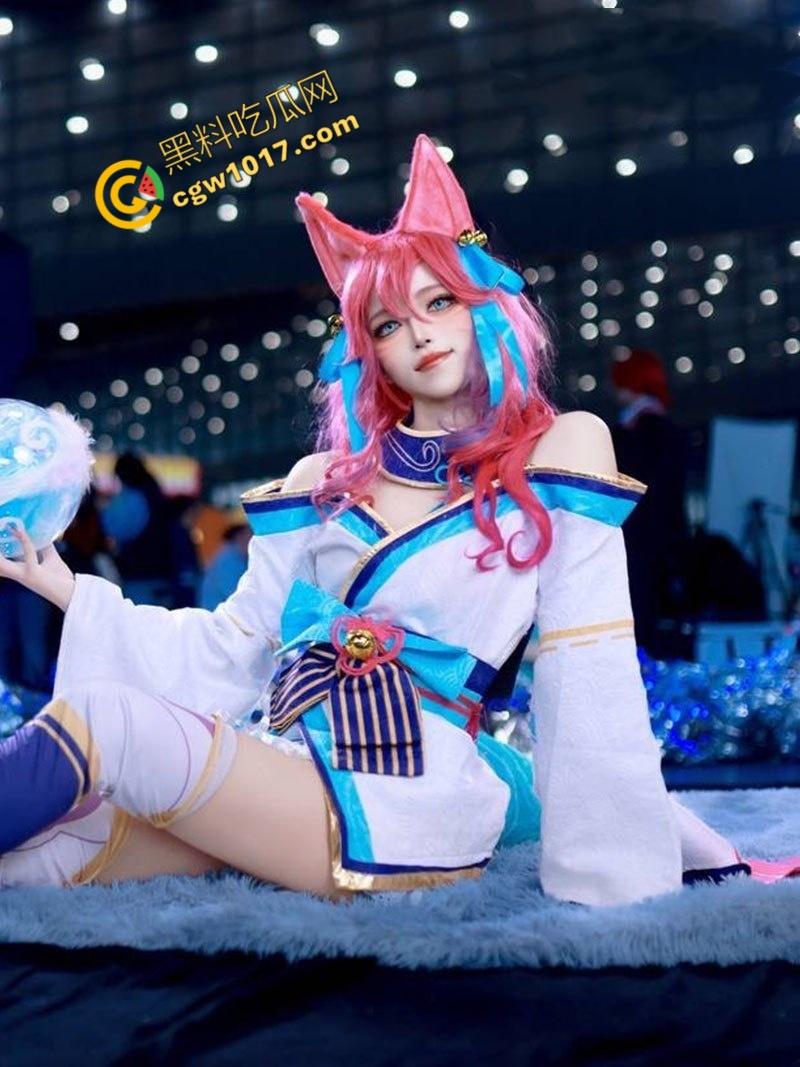 上海二次元火辣少女被金主狠操视频流出!丰胸翘臀,淫声不断,精液糊满娇颜,媚态横生,极致淫荡!-3